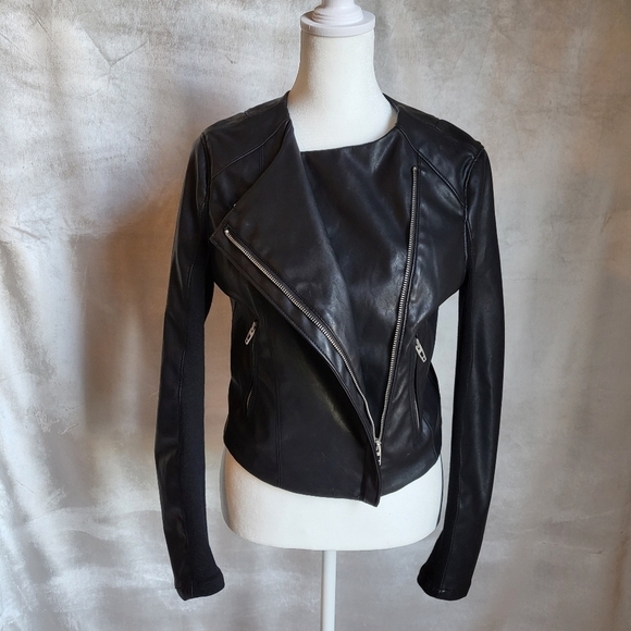 Blank NYC Jackets & Blazers - BLANK NYC XS black Vegan leather jacket light and easy to move in